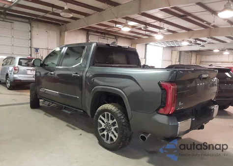 2025 Toyota Tundra Crewmax Platinum z USA, uszkodzony, nr VIN 5TFMA5DB5SX247306